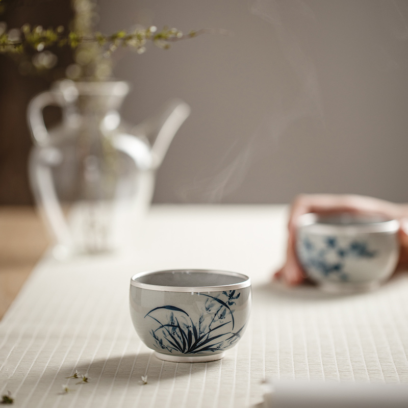 The Self - "appropriate material master cup ceramic trace silver hand - made teacup sample tea cup single CPU manual hand - made jingdezhen restoring ancient ways