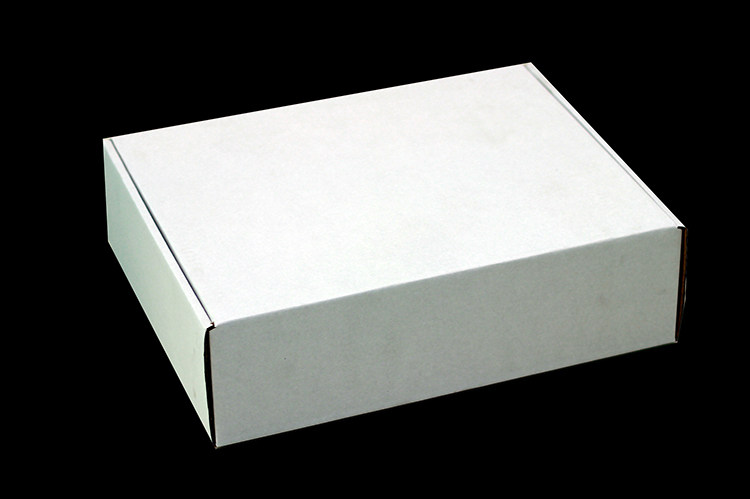 白色纸箱小规格纸盒飞机盒特硬手机壳首饰包装现货定制20*14*4