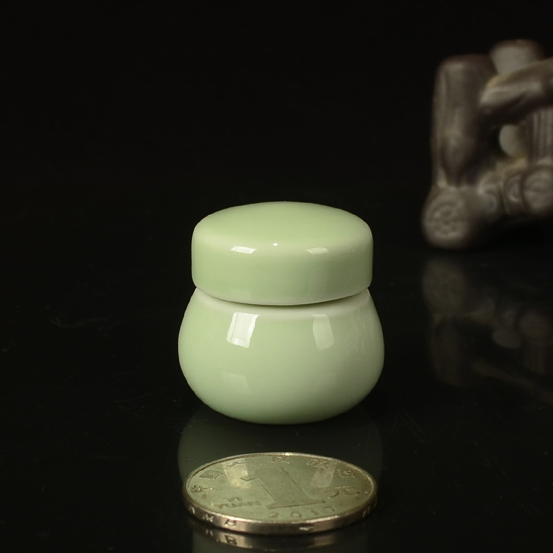 Celadon porcelain of small ceramic POTS are essential oil jar sealing storage tanks sugar powder paste Chinese traditional medicine can of new product promotion