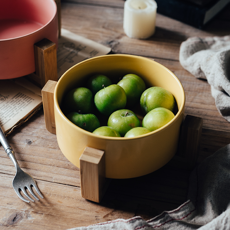 Nice to use large creative fruit salad bowl bowl dessert bowl Nordic household ceramic bowl with the wooden feet move