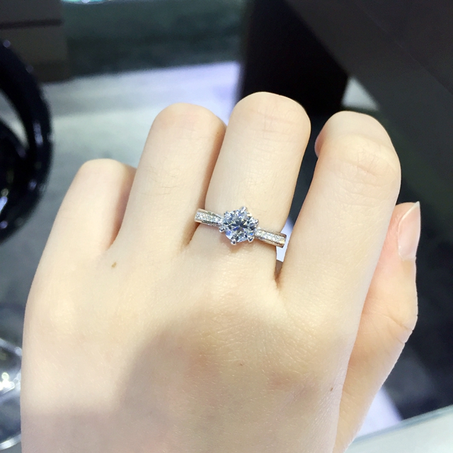 百圣珠宝 新品白18k金六爪钻戒钻石结婚求婚戒指砖石女戒裸钻定制