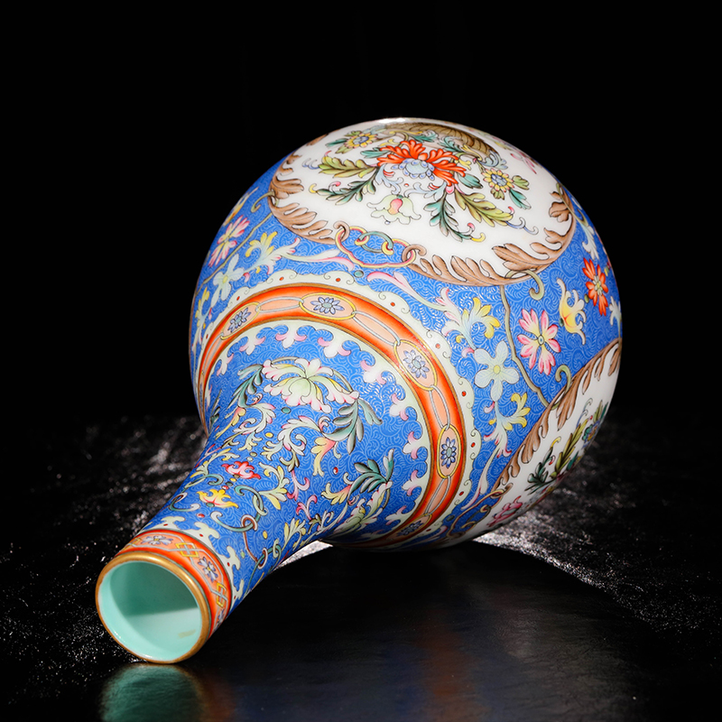 Yang Shiqi ceramic qianlong palace style blue brocade medallion and name pastel blue lines gall bladder