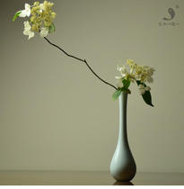 Ceramic Guanyin bottle large jade net bottle water drop flower flower flower plant home furnishings Guanyin take simple creativity