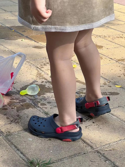 Crocs Kalochi 어린이 동굴 신발 여름 207610 트리린 작은 막힘 비치 신발 빠른 마른 샌들 207458 Crocs Kalochi 어린이 동굴 신발 여름 207610 트리린 작은 막힘 비치 신발 빠른 마른 샌들 207458
