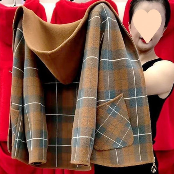 Mom pretend to be a two -sided coat, a girl in autumn and winter, middle -aged and elderly female large size grid spring hair zipper jacket
Mom pretend to be a two -sided coat, a girl in autumn and winter, middle -aged and elderly female large size grid spring hair zipper jacket