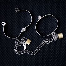Soulful stainless steel metal handcuffs with lock torture binding binding binding supplies alternative flirting foot handcuffs toys