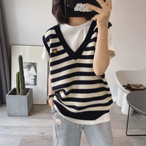 Vitality and age reduction Korean version of the smiley face label striped v-neck knitted vest womens autumn loose sleeveless sweater vest