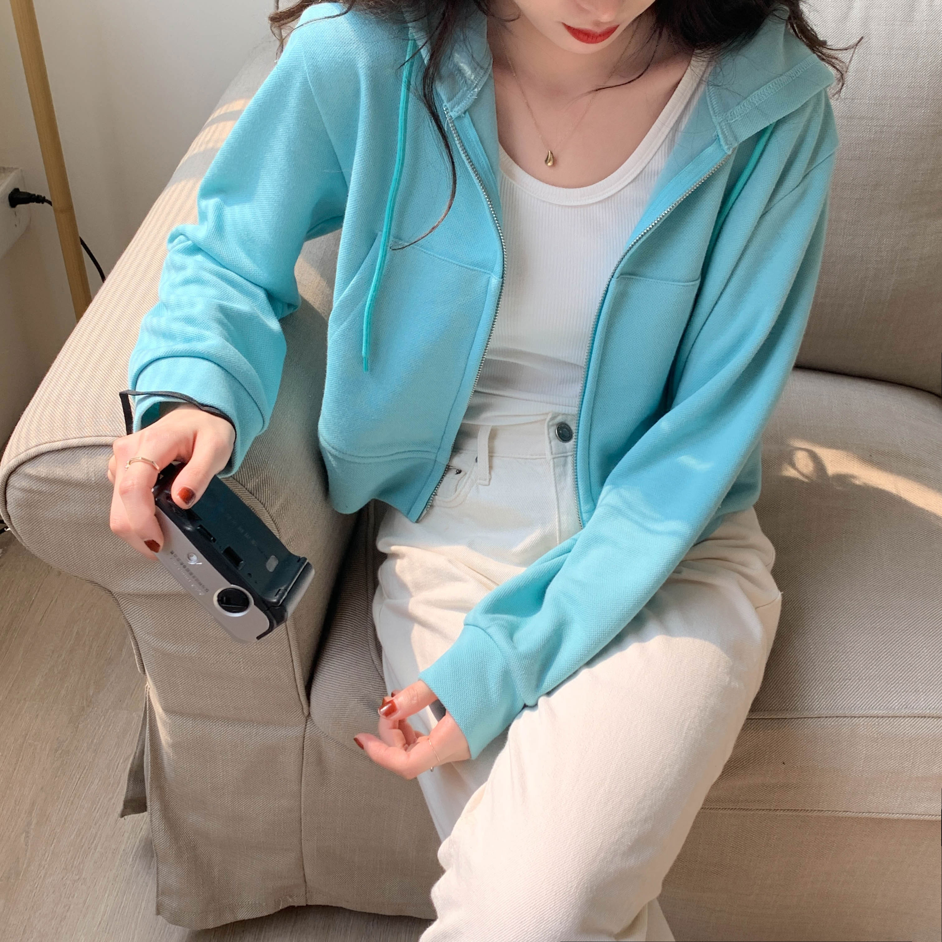 实拍灰色连帽卫衣女早秋薄款长袖外套2021新款小众短款上衣