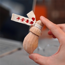 Joes small workshop Peach wood sword Xiao Li fat knife handle pure hand carving Every test must pass the pendant can be punched