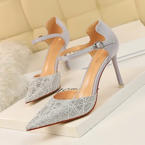 2136-2 the European and American wind sexy nightclub hollow shoes ultra light with pointed mouth mesh hollow out a word 