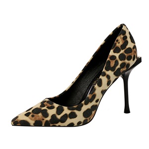 925-2 in Europe and the sexy nightclub show thin shoes high heels with shallow thin mouth pointed suede leopard high doc