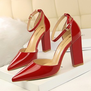 293-1 in Europe and the wind with hollow hollow out patent leather fashion simple thick with high light mouth pointed a