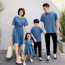 Parent-child outfit 2021 summer new one family of three four T-shirt dress net red mother and daughter outfit short-sleeved Western style family outfit
