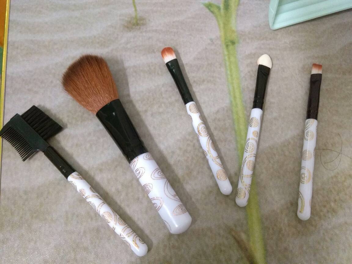 科普：各类化妆刷使用及用途