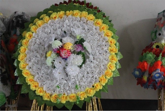 30个起批殡葬高档花圈雨伞布花圈葬礼追悼会折叠白事花圈厂家直销