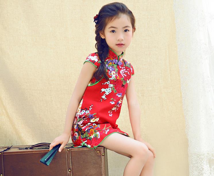 普通裙子穿腻了,给宝宝换身中国风小旗袍