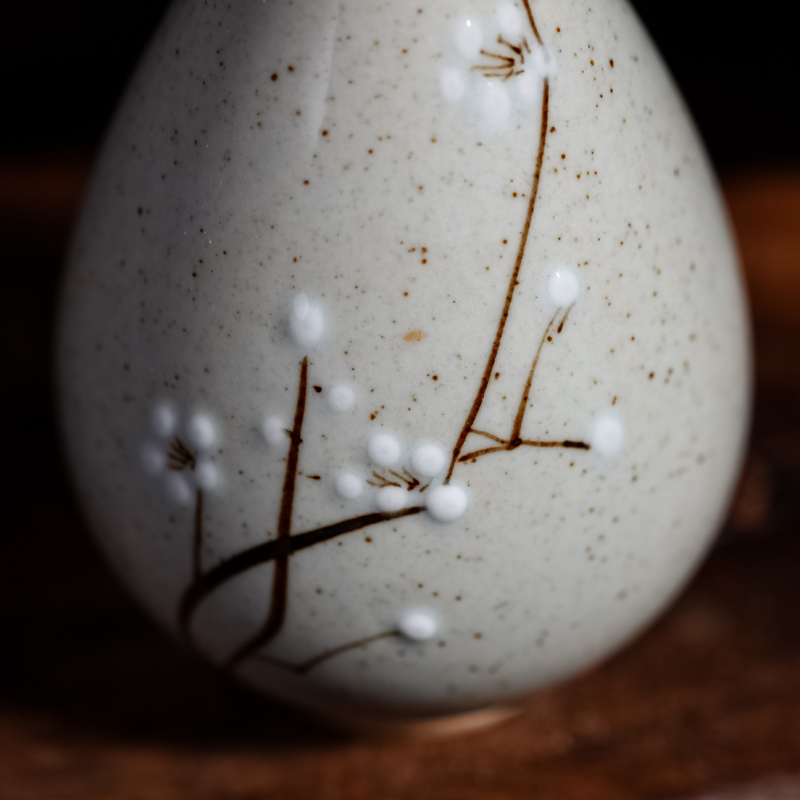 Porcelain of jingdezhen ceramic small pure and fresh and floret bottle of Japanese zen sitting room of Chinese style furnishing articles flower arranging household Porcelain