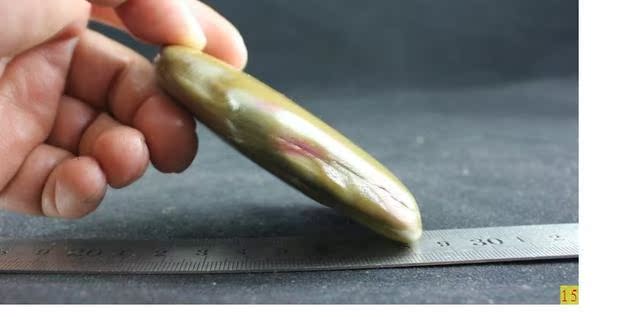 天然绿油泥原石 手把件