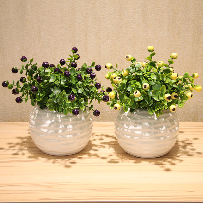 The Send + simulation flowers, red bean blueberry fruits with false ceramic vase suit creative household decorative floral furnishing articles