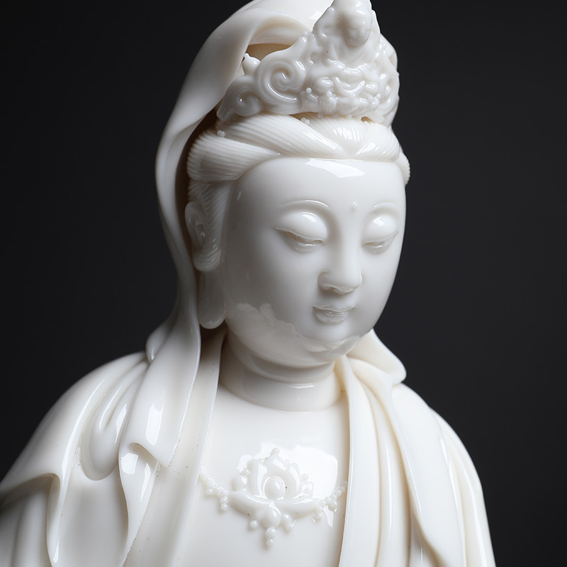 Yutang dai sat rock at guanyin Buddha furnishing articles dehua white porcelain Su Youde master manually signed process works