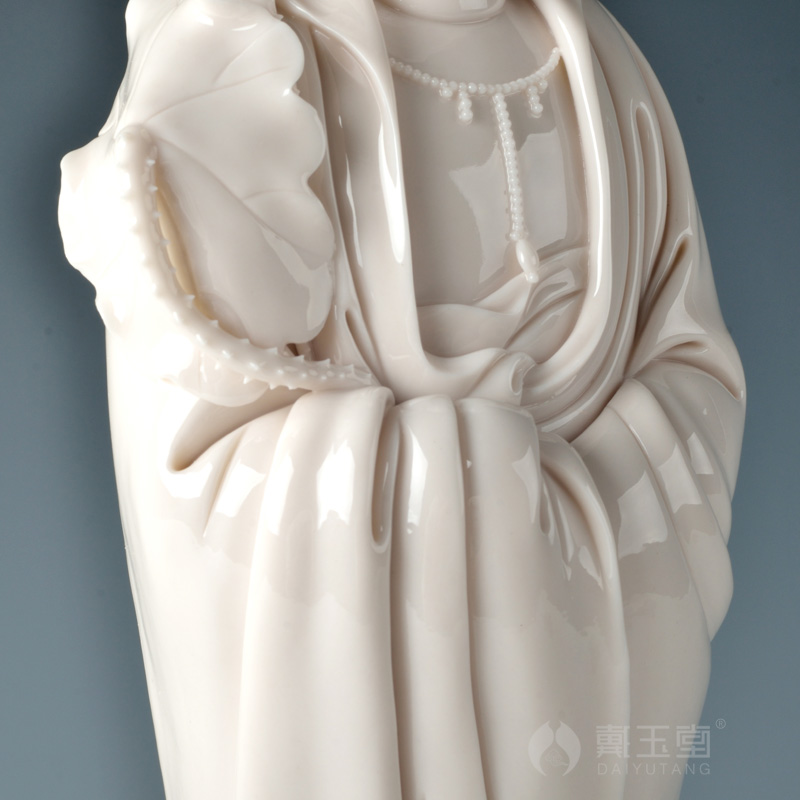 Yutang dai dehua white porcelain ceramic its art master Su Qinghe works/lotus guanyin D29-10