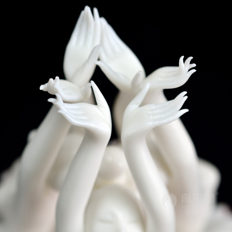 Yutang dai dehua white porcelain works of arts and crafts master of China expo gold furnishing articles "swan lake"