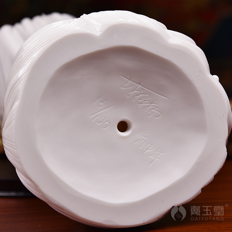 Yutang dai Lin Luyang master autograph set limit to 100 white marble statute of 18 inches across indicates the sea goddess of mercy corps D01 porcelain - 003