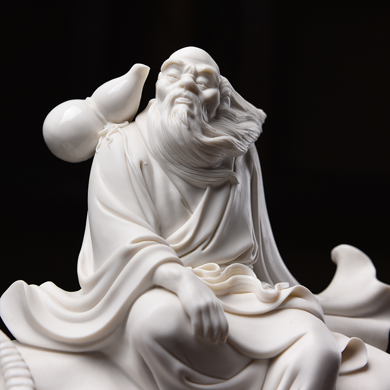 Yutang dai of the masters of dehua white porcelain Su Xianzhong ceramics art porcelain carving master/Lao tze through