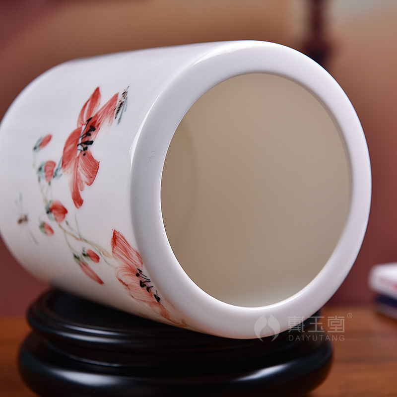 Yutang dai for head 'day gift the teacher practical decoration/ceramic hand - made painting and calligraphy brush pot furnishing articles