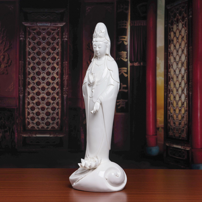 Yutang dai dehua white porcelain master Liu Mingzhi porcelain carving art of Buddha furnishing articles dripping guanyin/D19-29