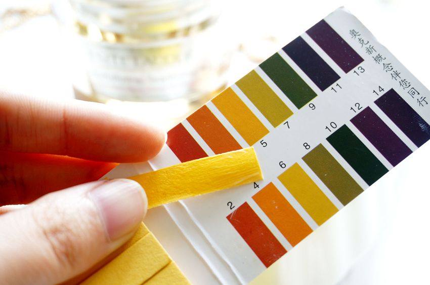 用ph试纸测试了一下酸碱度,在5左右的范围.