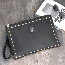 Simple Leather Mens Clutch Bag Horizontal Section Rivets Clutch Envelope Bag Fashion iPad File Bag Tide Brand Shoulder Bag