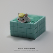 The clockwork is boring and watching the kitty take a shower.