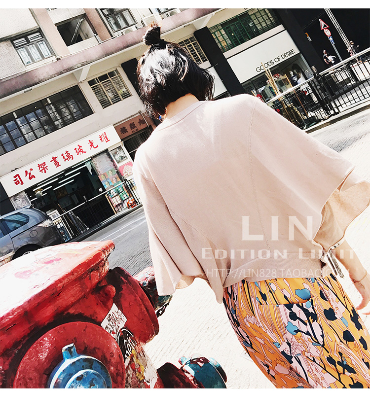 精仿miumiu衣服的 Lin Edition Limit 時髦精專屬敞開式蝙蝠袖針織上衣 兩色  miumiu衣服