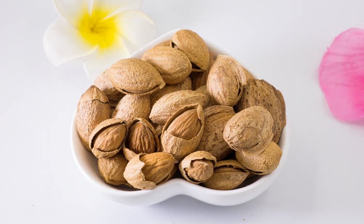 新疆特产生巴旦木原味坚果散装500g包邮巴达姆手剥无添加孕妇零食