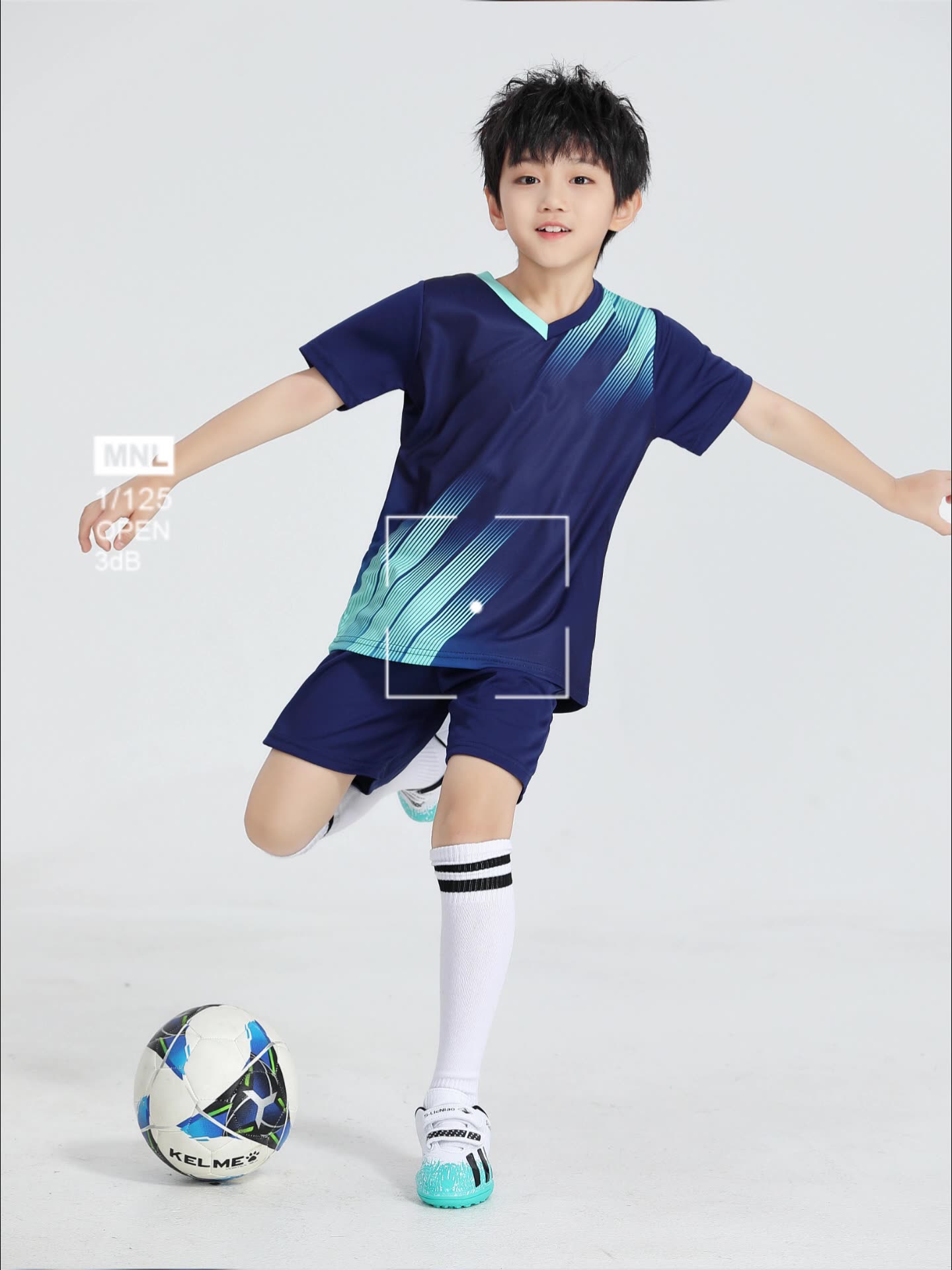 儿童足球服套装男女孩短袖幼儿园小学生夏季比赛训练队服印号球衣