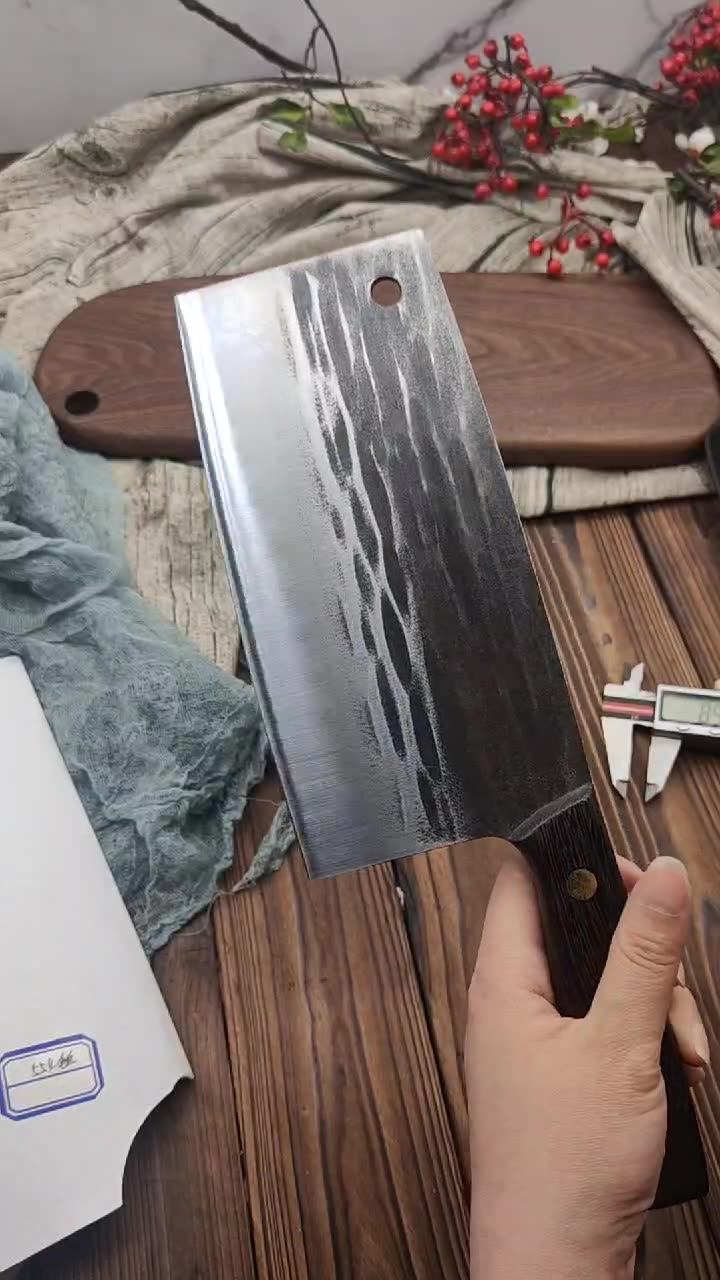 龙水锻打锤纹文武刀家用厨师饭店专用斩切两用刀1斤砍鸡鸭鱼菜刀