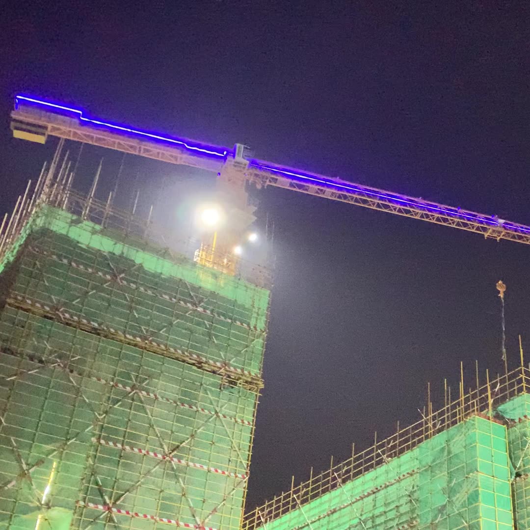 吊车施工升降机塔式起重机塔吊灯带塔机照明塔吊臂亮化led灯带