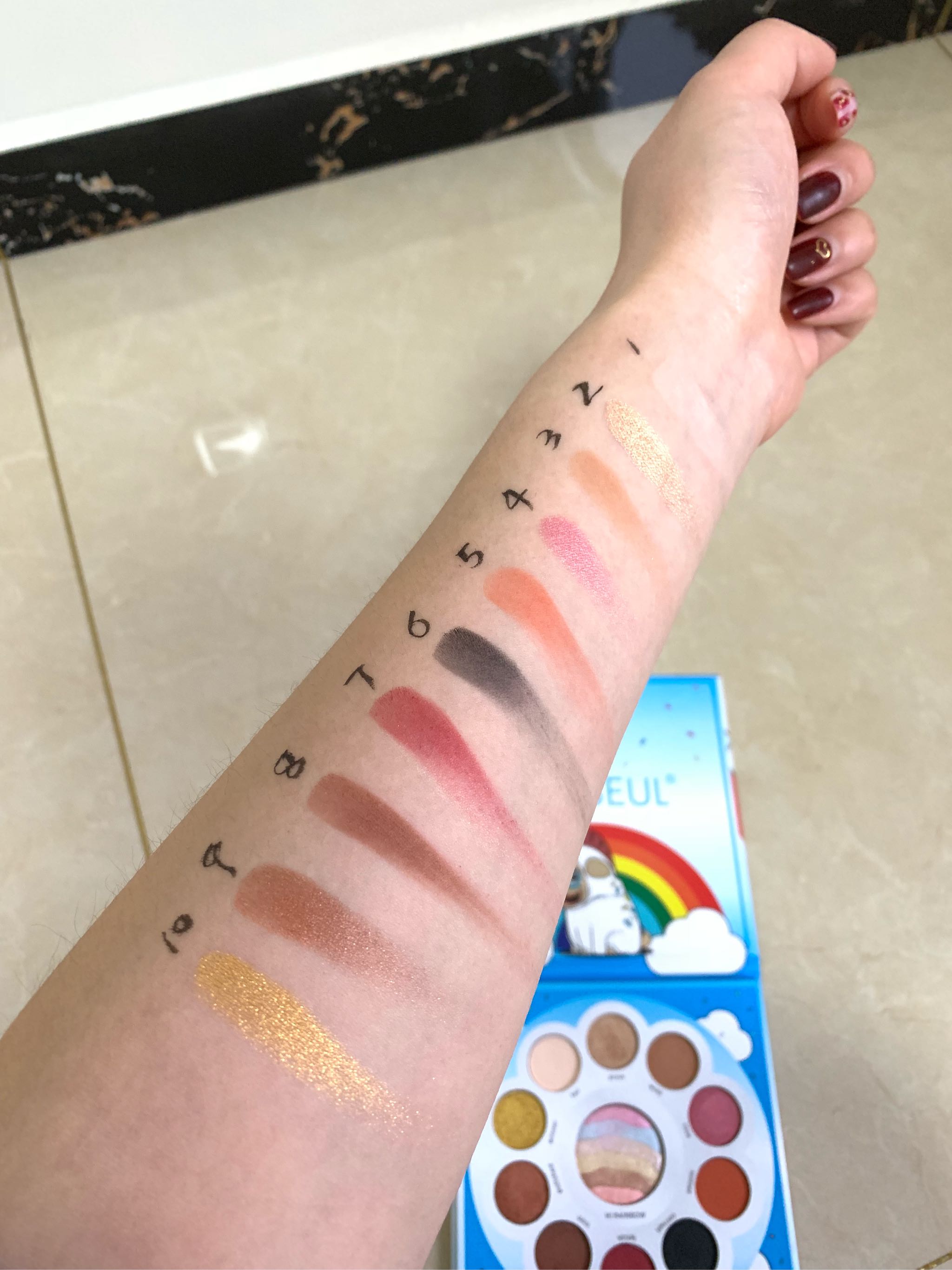 狗狗眼影盘免费试用是正规品牌吗?使用后的效果如何,第5张 狗狗眼影盘免费试用是正规品牌吗?使用后的效果如何,第5张