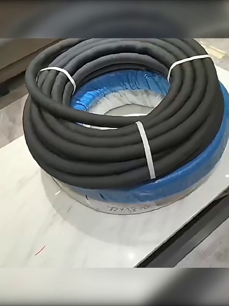 为例比如何高压环境下的橡胶管简单爆裂。