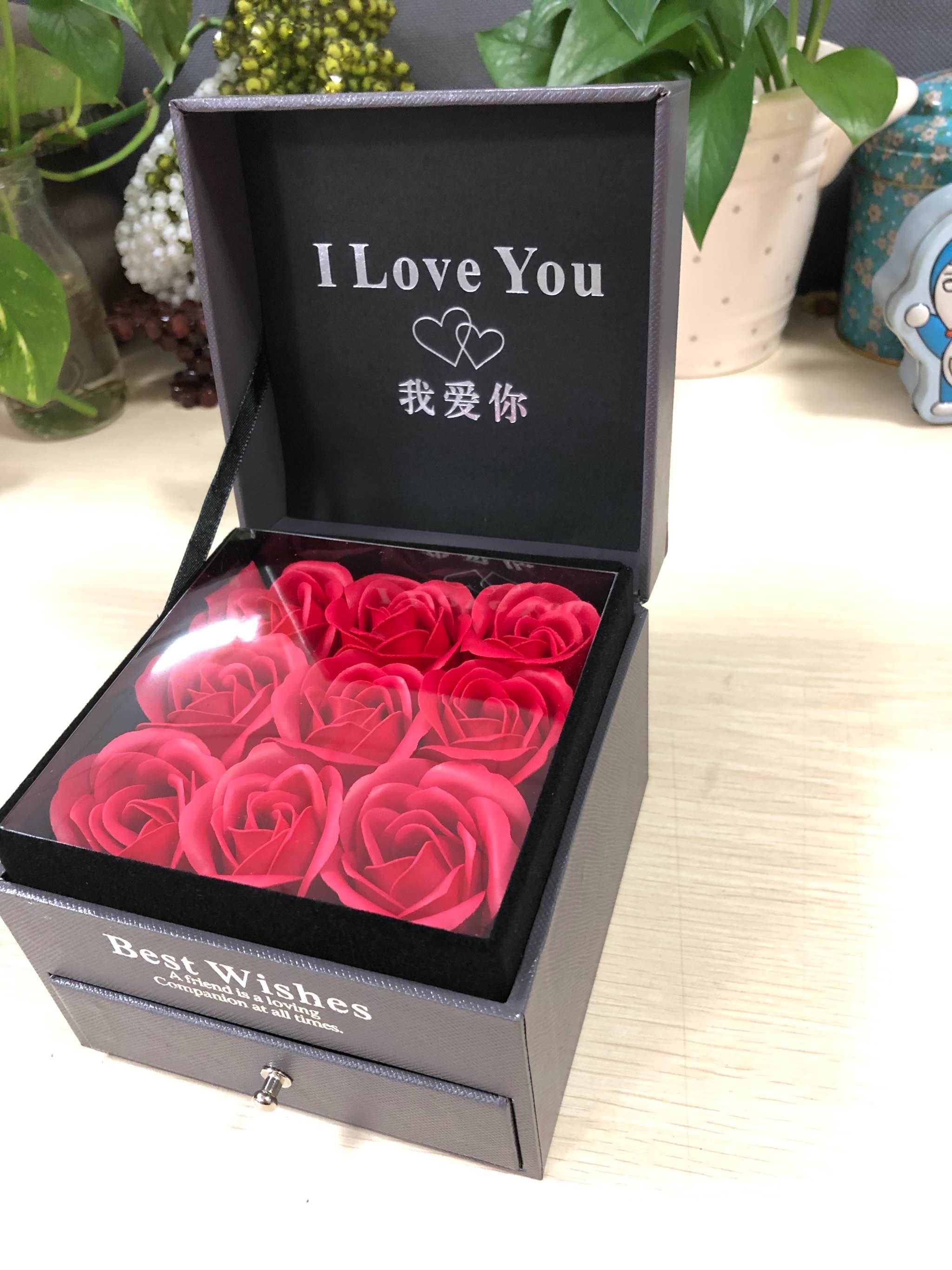 贵族符号胡萝卜素变色口红——自然的红润效果根据使用者而调整_in榜 贵族符号胡萝卜素变色口红——自然的红润效果根据使用者而调整