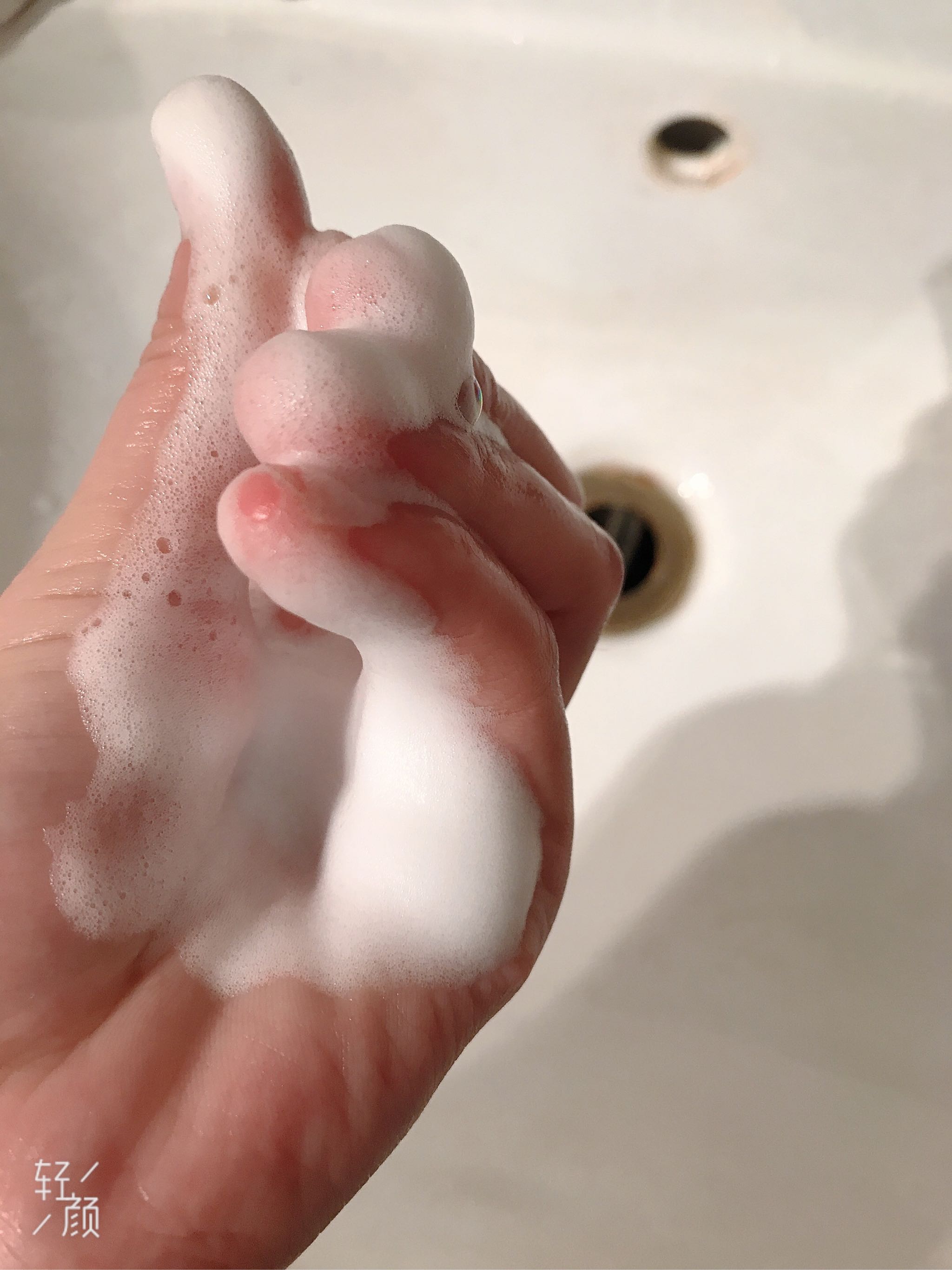 桃花精华洁面慕斯洗卸二合一效果怎么样,真的好用吗?使用两周真实效果,第10张 桃花精华洁面慕斯洗卸二合一效果怎么样,真的好用吗?使用两周真实效果,第10张