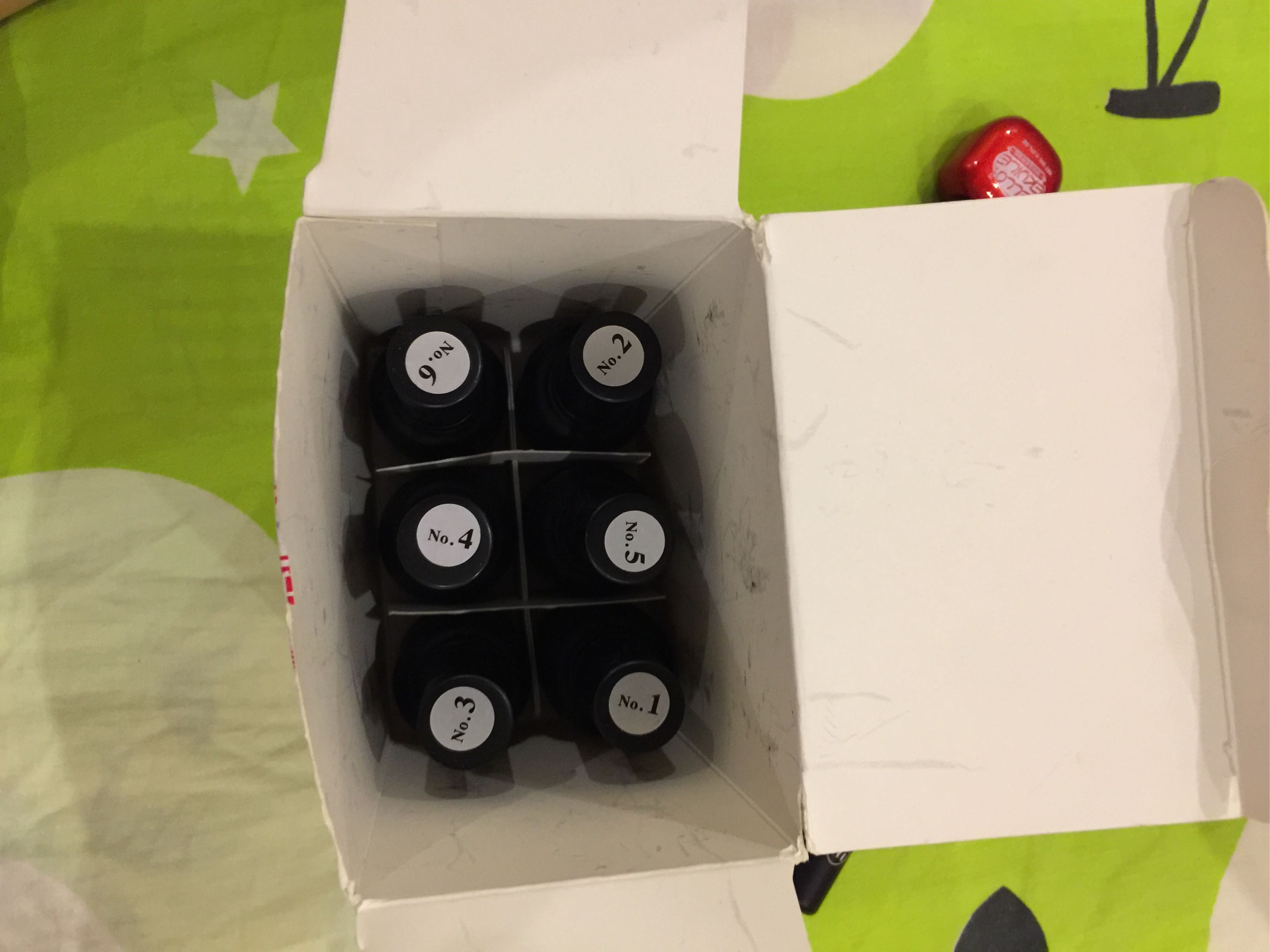 甲油胶6支装赠精美相框怎么样有用吗,母女俩使用一个月效果对比,第3张 甲油胶6支装赠精美相框怎么样有用吗,母女俩使用一个月效果对比,第3张
