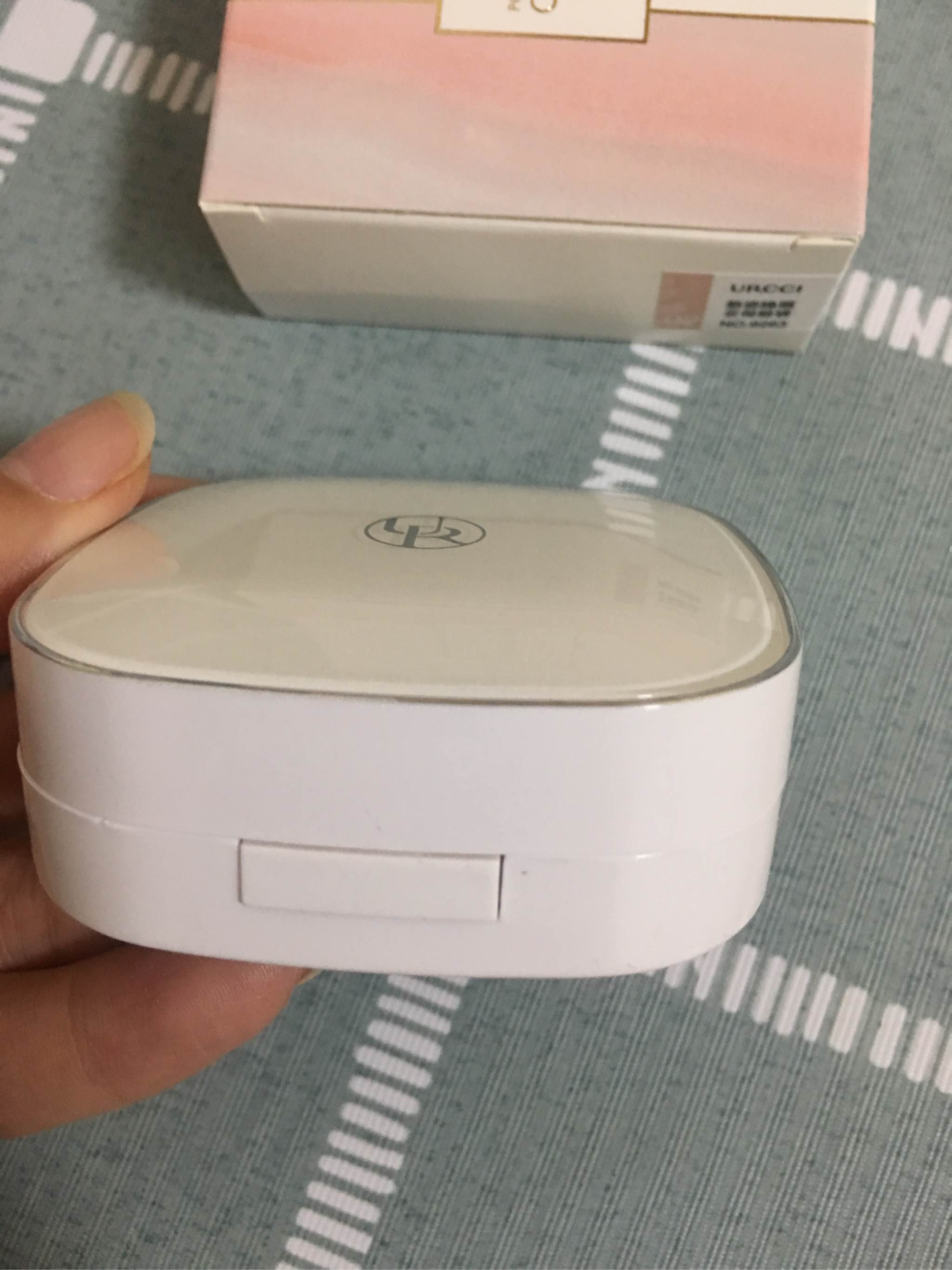 悠姿很牛的定妆云母粉饼怎么样,它的价格贵不贵,第8张 悠姿很牛的定妆云母粉饼怎么样,它的价格贵不贵,第8张