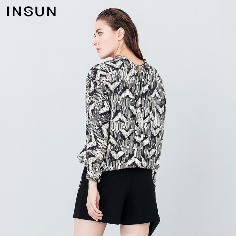 INSUN/恩裳【7.21新品】2015秋款 时尚桑蚕丝印花女上衣95270540