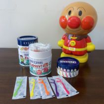 Japan purchases Flossy for childrens dental floss special fine dental floss sticks clean teeth home fruit flavor 60 pieces