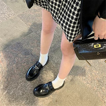 2022 spring and autumn new triangle logo loafers womens thick-soled slip-on small leather shoes British style patent leather single shoes women