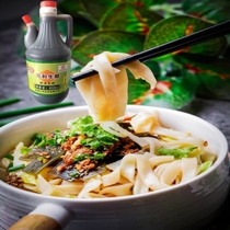 Zhaotong vinegar Wanhe raw vinegar pot 800mlX2 bottles Yunnan specialty seasoning Cold vinegar stir-fry seasoning Household