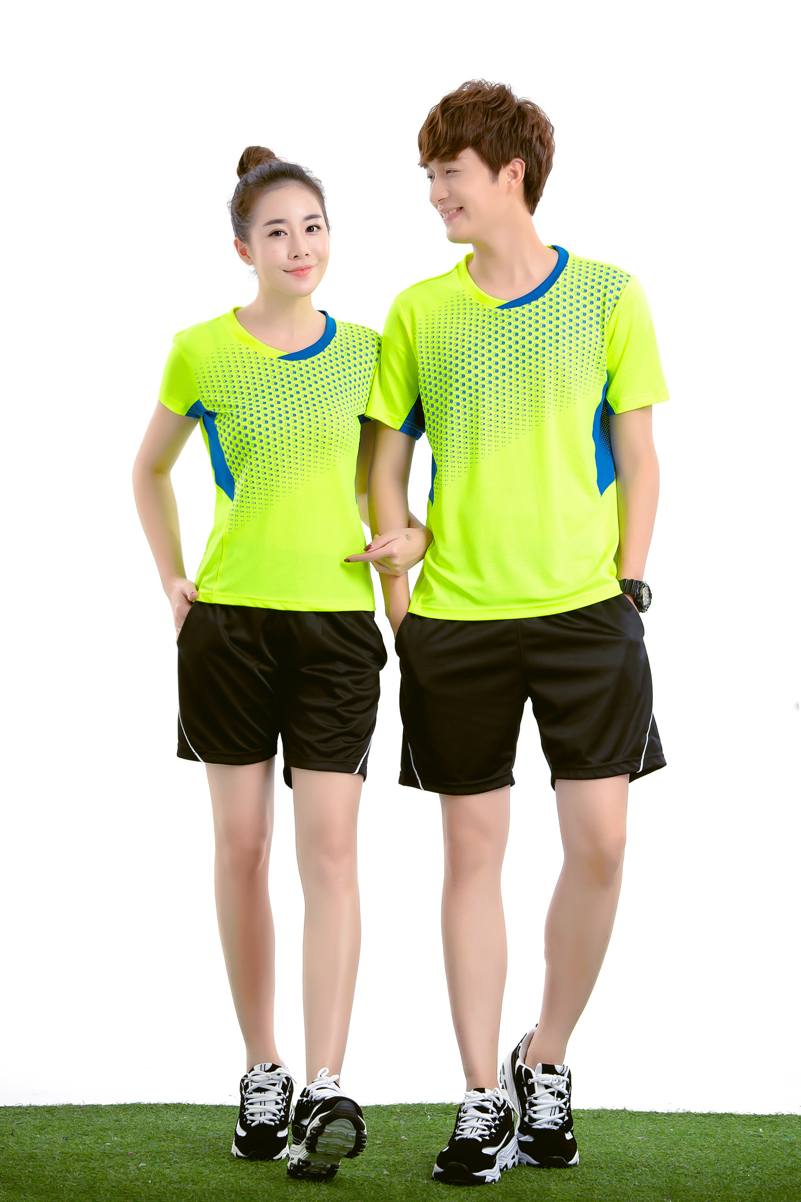 团购款 2017新款情侣羽毛球服套装男女团队训练比赛服透气速干服