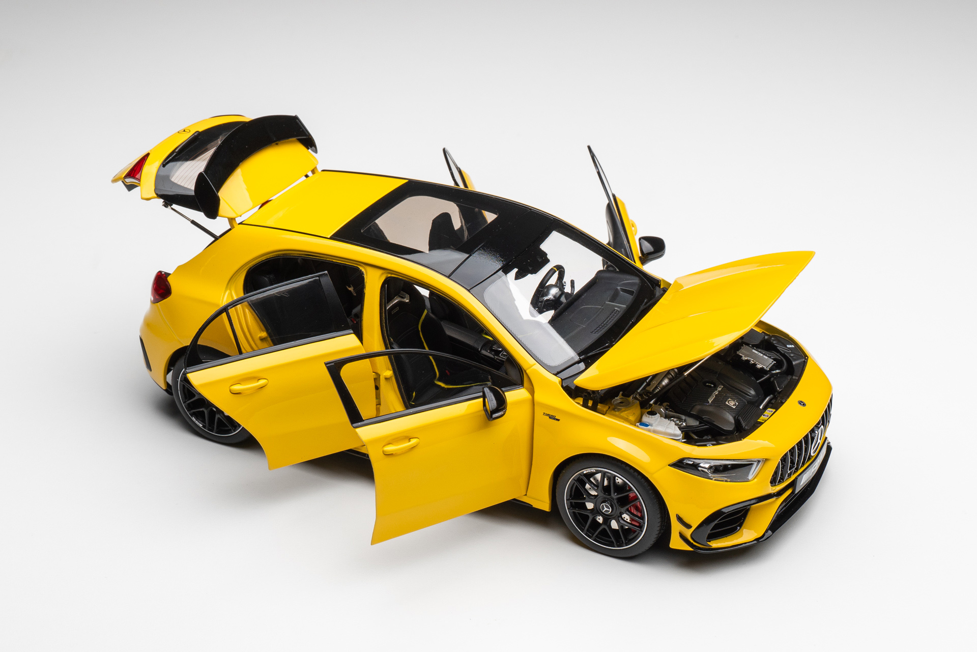 汽車模型 合金全開NZG x Kilo Works 1:18 梅賽德斯AMG A45S 汽車模型